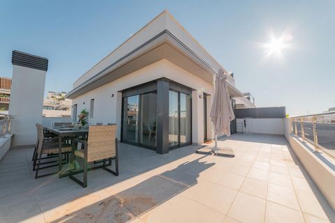 This elegant duplex penthouse, located in a new residential development in Sitges, offers you the perfect combination of luxury, comfort and location. With its spacious terraces and panoramic sea views, this home is the ideal place to relax and enjoy...