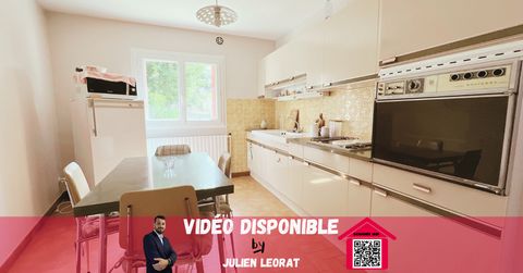 Vidéo disponible sur notre chaîne YouTube (Team Julien Leorat) Découvrez cette ravissante maison située en plein coeur du village d'Albon, un véritable havre de paix qui allie charme authentique et potentiel exceptionnel. Implantée sur un terrain con...