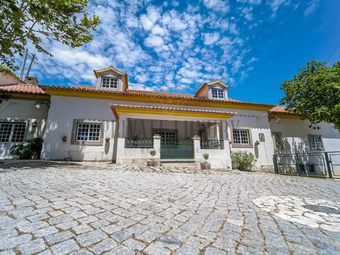 Farm in Vila Franca de Xira with 11204m2 just 15 minutes from Lisbon. An exclusive Private Luxury Real Estate Quinta de Charme, with enormous potential, in which various activities can be developed, such as tourism, restoration, agriculture, livestoc...