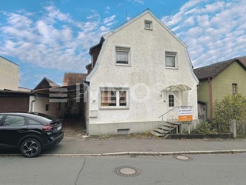 Dit charmante pand uit 1950, dat gerenoveerd moet worden, biedt op ca. 140 m² woonoppervlak alle ruimte om uw woondromen waar te maken. Het huis heeft in totaal 5 kamers, die flexibel kunnen worden gebruikt en voldoende ruimte bieden voor zowel gezin...