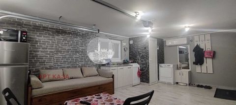 Oferta 18657 ¡UBICACIÓN SUPERIOR! ¡Le ofrecemos comprar un apartamento de un dormitorio en el distrito de Sudiyski!La propiedad tiene el estatus de un garaje, con una superficie de 32 metros cuadrados. y consta de: Amplio salón comedor con cocina ame...