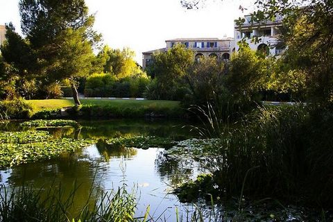 Verschönern Sie Ihren Urlaub am Meer mit einer herrlichen 2-Zimmer-Wohnung (30 m²), komplett ausgestattet (Fernseher, Doppelbett, Dusche) und einer schönen Terrasse. Die Wohnung befindet sich im Viertel Coudoulière. Diese Wohnung bietet Ihnen: 1 Wohn...