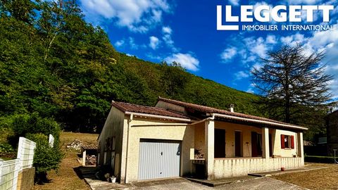 A30306DIV30 - 3-bedroom house on one level and large garden in a quiet location. Information about risks to which this property is exposed is available on the Géorisques website : https:// ...