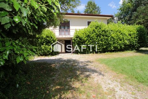 Grande maison familiale sur terrain constructible d'environ 1000m2