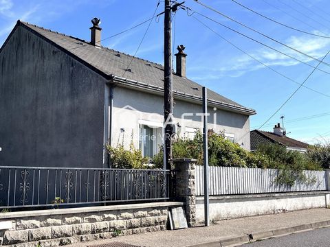 Situé au coeur de la Touraine entre rivière et châteaux cette maison de 122 m2 offre confort, espace et commodités. A voir absolument