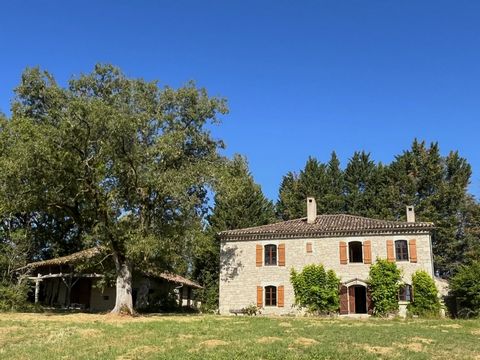 Une perle rare au cur de la campagne  Une Quercynoise traditionnelle en pierre