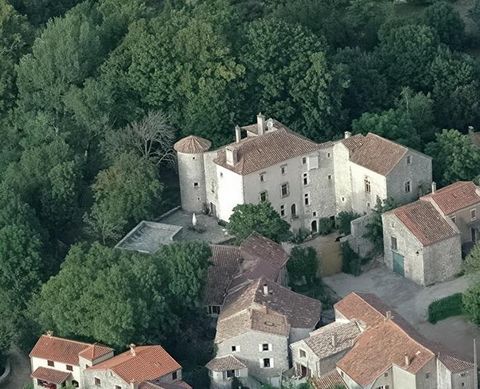Château du XI Siècle Médiéval au cur du plateau du Larzac