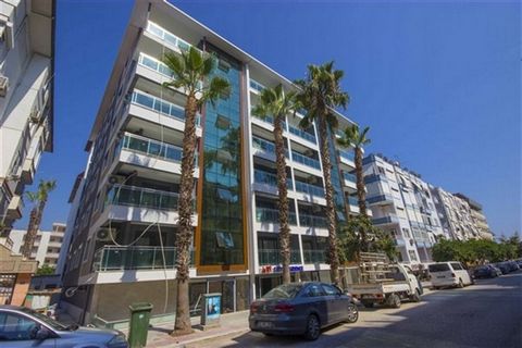 1+1 APPARTEMENT TE KOOP – ALANYA / GÜLLERPINARI (KEYKUBAT BEACH) ✅ GEMEUBILEERD – KLAAR OM IN TE TREKKEN! Locatie: Alanya / Güllerpınarı - Keykubat Beach 1+1 | oppervlakte 63 m² ️ 1 slaapkamer | 1 Badkamer | 1 Balkon Verdieping: 4 Bouwjaar: 2019 ️ Af...