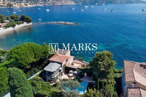 Представляем эту идиллическую виллу на набережной в Сен-Жан-Кап-Ферра, всего в 5 минутах ходьбы от очаровательной деревни Сен-Жан вдоль живописной набережной Мориса Рувье. С виллы, ориентированной на восток, открывается потрясающий вид на Средиземное...