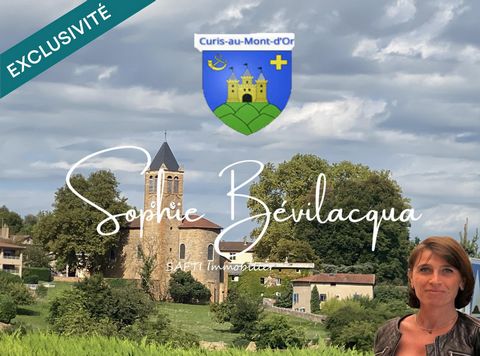MAISON DE VILLAGE SUR 3 NIVEAUX BEAUCOUP DE CACHET
