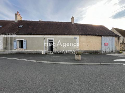 Axe Le Mans/Alençon - maison de bourg à fort potentiel