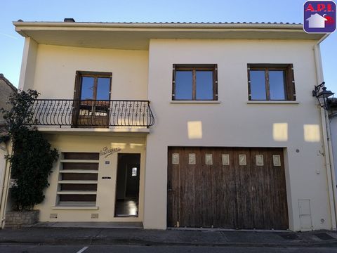 MAISON DE VILLE AVEC GARAGE ET JARDIN A LOUER. Disponible immédiatement. Au cur de MONTGISCARD à pied des écoles, de la crèche et du cabinet médical. Venez découvrir cette jolie maison de ville remise au goût du jour, de type 5 pièces et de 105 m² h...