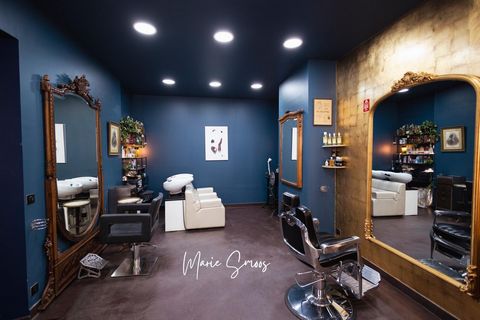 Au cœur du 10e arrondissement de Paris, découvrez un salon de coiffure au charme authentique,