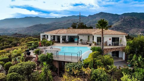 Exceptionnelle Villa Panoramique avec Piscine à Débordement à Porto-Vecchio  Vue Mer Époustouflante