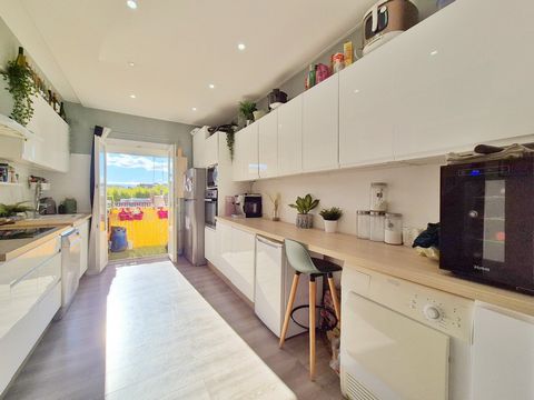 Champs de Mars, Appartement lumineux T4 avec 2 balcons