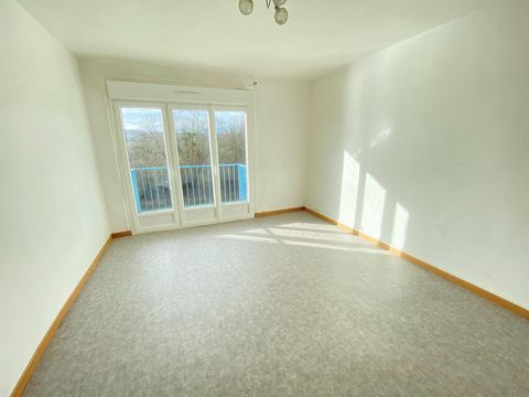 A Noyon, T3, 54 m2 4è et dernier étage ss ascenseur