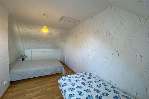 A recently built house just steps from a vast sandy beach, nestled in a quiet residential development. You'll enjoy a bright living room, two large sunny terraces, private parking, a bike shed, and an enclosed garden ideal for children or pets. Enjoy...