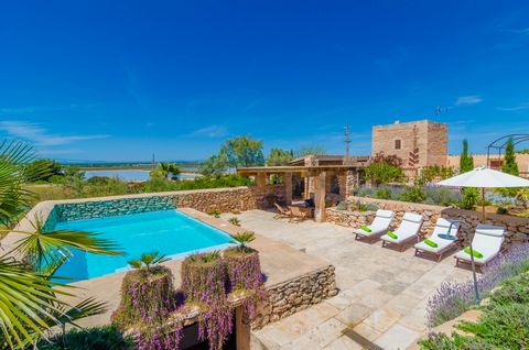 Charming finca of natural stone, with private pool, in Campos, at 2km from the beach Es Trenc. It has capacity for 8 or 9 persons. The private, chlorine pool is perfectly integrated in the rustic and authentic outdoor area. It is slightly elevated an...