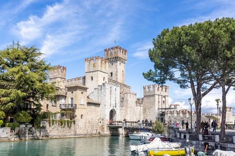 This apartment in Sirmione has a living-bedroom with a double bed to host 2 people. It is ideal for a small family or couple to stay. You can enjoy a swim in lake Garda lake or visit the nearest beach. Historical places like Scaligero Castle and the ...