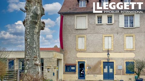 A19228TYS24 - A rare opportunity to purchase this existing successful restaurant and house located in the heart of Montignac and less than 800m from the Lascaux IV. It's present owners have turned over healthy accounts for 19 years with just the food...