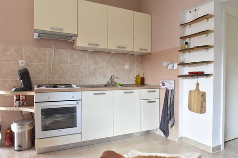 In this cozy holiday home you will experience a wonderfully peaceful holiday in the Dalmatian countryside, where you really live among the locals. Due to the perfect location of your holiday home in relation to the A1, you have the opportunity to vis...