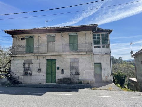 HOUSE FOR SALE IN PUNXIN (OURENSE) TO REFORM.