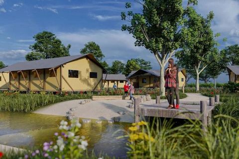 Deze in 2023 geplaatste Safari Lodge is geschikt voor zes personen. Het is ideaal voor een vakantie aan het IJsselmeer met familie of vrienden. De Safari Lodges zijn bij elkaar geplaatst op het glamping deel van het vakantiepark en is voorzien van tw...