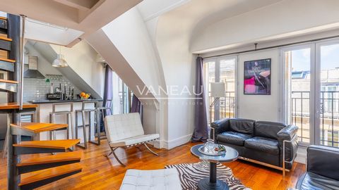 Situated on the sixth and top floors of a traditional stone building with elevator, charming 44.94 sq.m. duplex apartment, designed like a workshop with mezzanine. Consisting of a living room with open plan kitchen, bedroom with shower room, a mezzan...