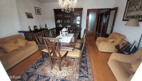 Sale of 4 bedroom villa, consisting of two floors. On the ground floor has two bedrooms, kitchen, living room, and toilet. On the first floor has 2 bedrooms, living room, kitchen with balcony, toilet and a large terrace. Consisting of use of attic wi...