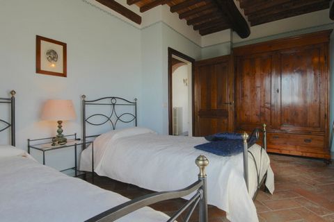 This holiday home is a 2-bedroom apartment in Cortona, perfect for a family or couples on romantic getaway. It has an attached swimming pool and it is surrounded by manicured garden on all sides. The vacation home is in proximity to the town center w...
