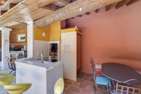 In Oppède-le-Vieux, a magnificent hilltop village in the Luberon region of Provence, you'll discover this beautiful, fully air-conditioned villa, nestling on a huge plot of land. With its beautiful landscaped garden, fully-equipped summer kitchen and...