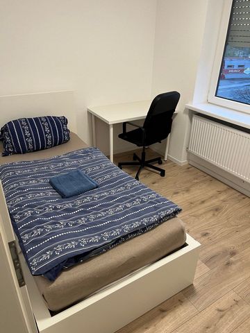 Ideal for craftsmen is this fully equipped 3 room apartment near Koblenz. Capacities up to 6 pers. Shopping facilities in 150 m radius (Lidl) . Long-term bookings possible.