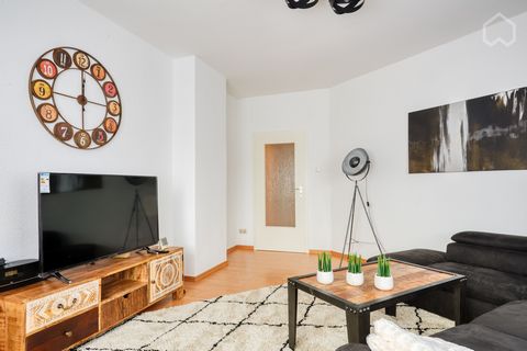Completely renovated 3 room apartment on the ground floor of a 3 storey apartment building: Iso-plastic windows; full insulation/insulation according to the latest regulations, gas central heating. 2 bedrooms, KDB. The location is very quiet yet cent...