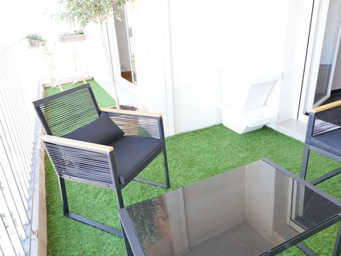 T5 furnished flat with terrace & services included. Currently, 3 males young workers live here.. 1 furnished room available on the 4 rooms of a 90 m² flat with a 10 m² terrace on the 8th floor with lift and clear view. Ideally located at 48 rue Ernes...