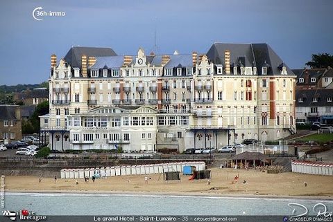 Apartment for sale in Saint Lunaire (35) - This type 3 apartment of 79 m2 is located on the 4th and last floor with elevator in a former hotel of this renowned seaside resort. It is composed of a fitted kitchen, a living room bathed in light, 2 bedro...