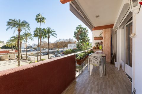 We welcome you to this charming apartment, ideal for accommodating 4 people, located just 450 meters from the beautiful Playa del Arenal. After returning from the beach, the perfect option is to relax with a cocktail on the balcony of this apartment,...