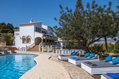 Large and nice villa with private pool in Javea, on the Costa Blanca, Spain for 16 persons. The house is situated in a residential beach area, close to restaurants and bars and supermarkets, at 1 km from El Arenal, Javea beach and at 1 km from Medite...
