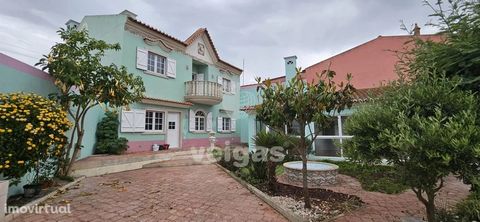 Two-storey villa in Vale Maceira: your getaway near the beach of São Martinho do Porto! This charming villa, located a few minutes from the stunning beach of São Martinho do Porto, is a unique opportunity to enjoy the tranquility and comfort in idyll...
