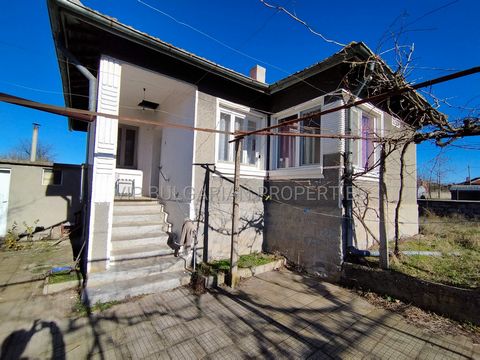 One-story house for sale in the village of Granitovo Living area: 72 sq.m. Plot: 875 sq.m. Price: 15 000 EUR We offer for sale one-story house in the village of Granitovo, just 10 minutes from the town of Elhovo. The village has a well-built infrastr...