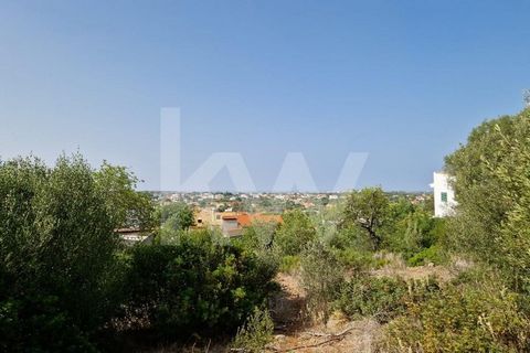 I present to you this Business Opportunity ! This land with a construction possibility and an area of 725 sqm is located in Cerro Cabeça de Câmara, São Sebastião parish, Loulé municipality. It's an opportunity to live in harmony with nature, enjoy pe...