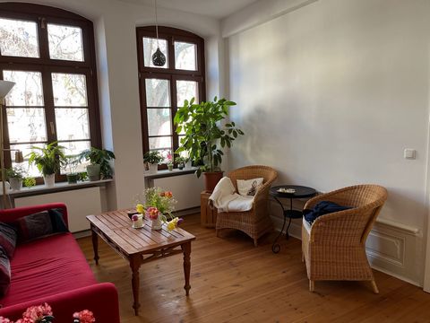 Charming apartment in the most beautiful part of historic Mainz, next to train station and all buses. In the neighborhood are all kind of shops and restaurants. The flat has a fully equipped kitchen with dishwasher, a bathroom with shower and washing...