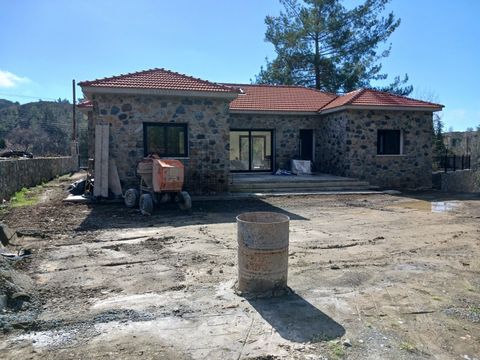 Amazing stoned house in the nature of Platres village consists of: 4 bedrooms, 3 bathrooms, office room , separate kitchen and large sitting dining room with a fire place. Perfect place for getaway and enjoy the green forests and environment which is...
