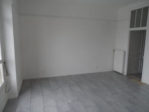 Dpt Allier (03), à vendre NERIS LES BAINS appartement T6 de 100 m²