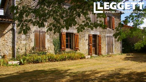 A25753MGA79 - Stone house with adjoining gîte on a lovely plot of over 3000 m2, halfway between Sauzé Vaussais and Melle, two beautiful villages; Melle is a historic town renowned for its silver mines. This house offers a beautiful private dwelling i...