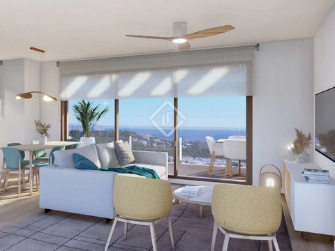 We present our exciting new development located in an exceptional location with extraordinary panoramic views of the bays of Albir and Benidorm. This place immerses you in an idyllic Mediterranean landscape, where the blue of the sea merges with the ...