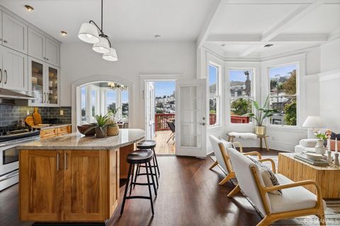 Vintage charm and modern sophistication meet in this beautifully reimagined condo with the best of Victorian detailing and a contemporary layout for today's lifestyle. Featuring an open floor plan walking out to a spacious deck with panoramic city ou...