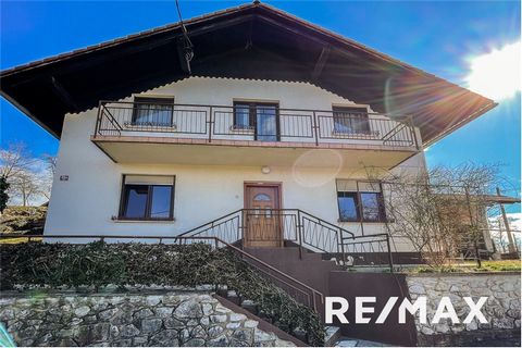 We mediate in the sale of a detached house in the settlement of Hinje in the municipality of Žužemberk, which was built in 1982 and stands on 379 m2 of land. The building has 89 m2 of net floor area and an unfinished floor/attic/attic measuring appro...