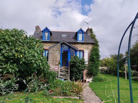 SOUS OFFRE ACCEPTEE LES VISITES SONT INTERROMPUES VRAI COUP DE COEUR maison d'habitation rénovée avec goût et très bien entretenue sur 3 niveaux habitables dont la répartion est la suivante : en rez de jardin : 2 chambres avec chacune sa salle d'eau ...