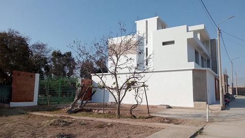 Unieke kans in Tacna! Stadsgrond op een bevoorrechte hoek Ontdek de perfecte plek om uw droomhuis te bouwen! Wij presenteren u een spectaculair perceel van 217,52 m² gelegen in een rustige urbanisatie, weg van de drukte van de stad. Hoogtepunten: Hoe...