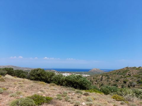 Palekastro, Sitia, Creta orientale: Terreno edificabile con vista mare a 3 km dal mare. Il terreno è di 7.500 m2 e può essere edificato fino a circa 250 m2. La proprietà ha un ottimo accesso. L'acqua e l'elettricità sono nelle vicinanze. Infine, il t...